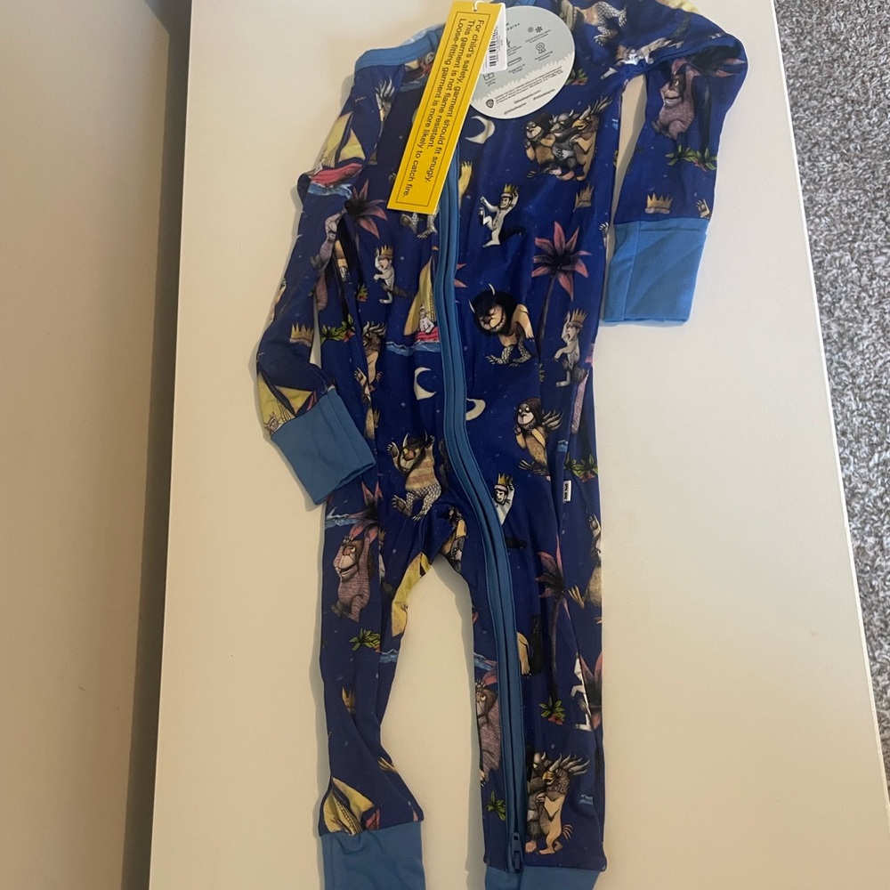 BNWT where the wild things are little sleepies 2 way zipper